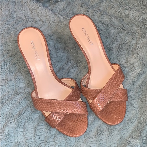 nine west tan heels